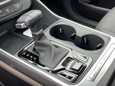 New 2026 Kia Carnival EX FWD image 16