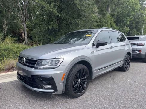 Used 2021 Volkswagen Tiguan SE R-Line FWD image 1