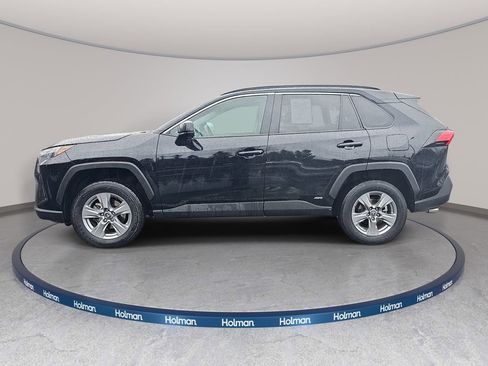 Used 2025 Toyota RAV4 LE image 9