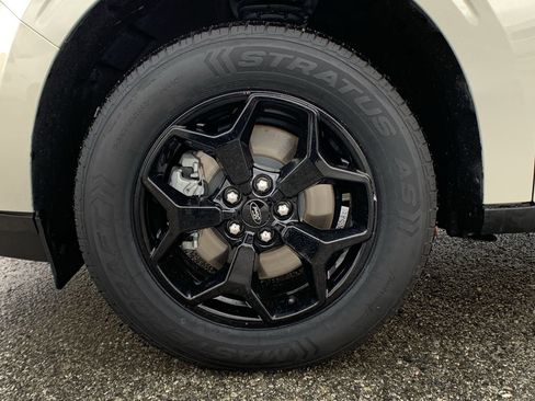 Used 2024 Ford Maverick XLT w/ XLT Luxury Package image 12