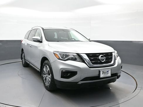 Used 2019 Nissan Pathfinder S AWD/4WD image 3