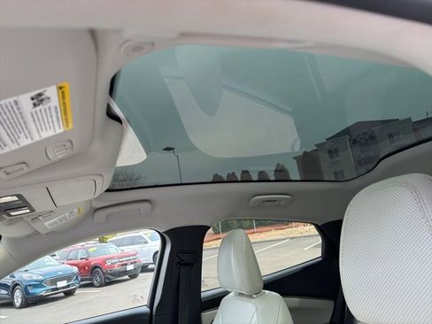 Used 2022 Ford Mustang Mach-E Premium image 21