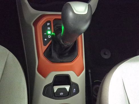 Used 2015 Jeep Renegade Latitude w/ Popular Equipment Group AWD/4WD image 19