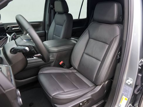 Used 2025 Chevrolet Tahoe LT AWD/4WD image 8
