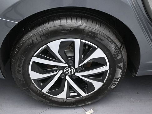 Used 2024 Volkswagen Jetta S image 39