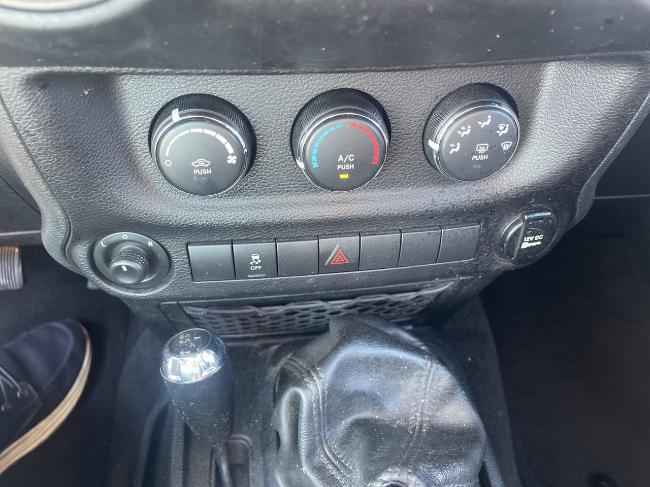 Used 2017 Jeep Wrangler Unlimited Sport w/ Quick Order Package 23S AWD/4WD image 15