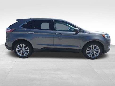 Used 2022 Ford Edge Titanium w/ Equipment Group 301A AWD/4WD image 7