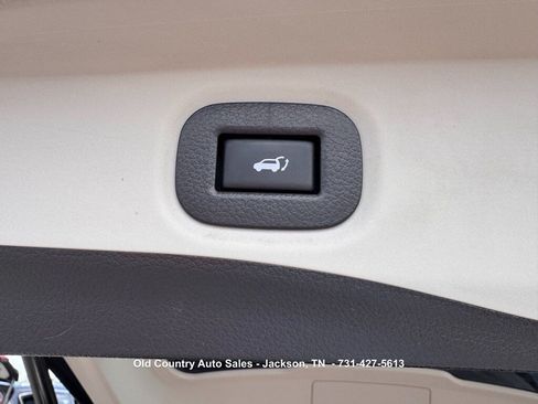 Used 2019 Nissan Rogue SV w/ Premium Package FWD image 11