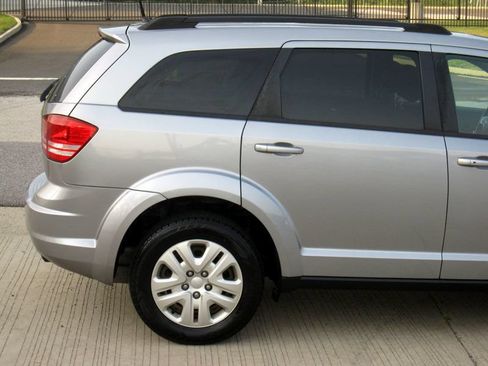 Used 2018 Dodge Journey SE FWD image 11
