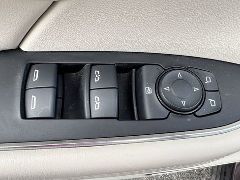 Used 2023 Buick Envision Avenir AWD/4WD image 14