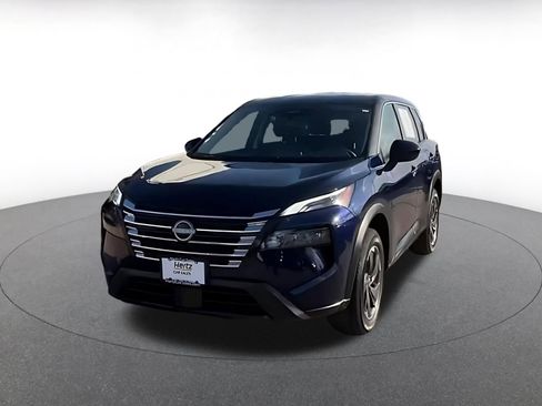 Used 2025 Nissan Rogue SV image 4