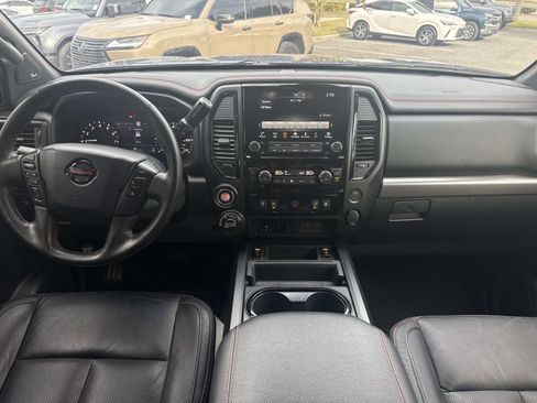 Used 2021 Nissan Titan PRO-4X w/ Pro-4x Convenience Package image 16