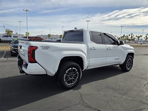 Used 2024 Toyota Tacoma TRD Sport image 4