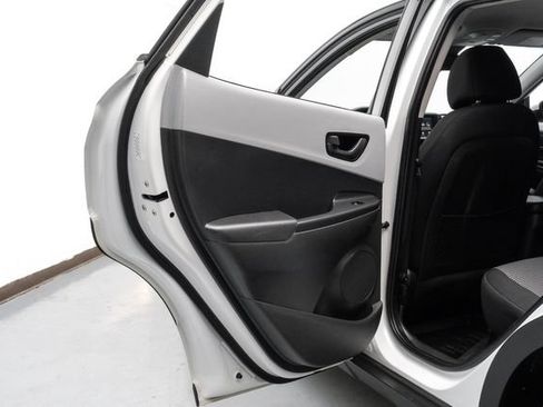 Used 2021 Hyundai Kona SE FWD image 48