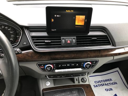 Used 2020 Audi Q5 2.0T Premium w/ Convenience Package image 19