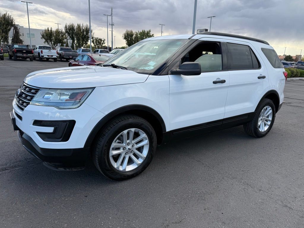 Used 2016 Ford Explorer 4WD image 3