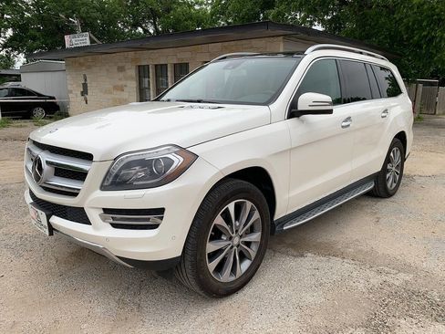 Used 2014 Mercedes-Benz GL 450 4MATIC image 2