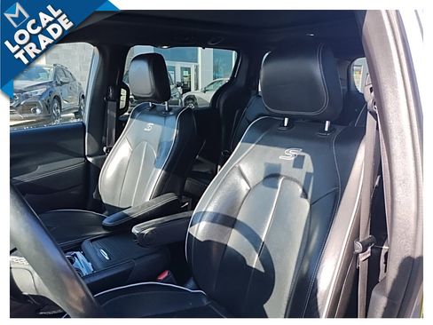 Used 2021 Chrysler Pacifica Limited w/ S Appearance Package image 23