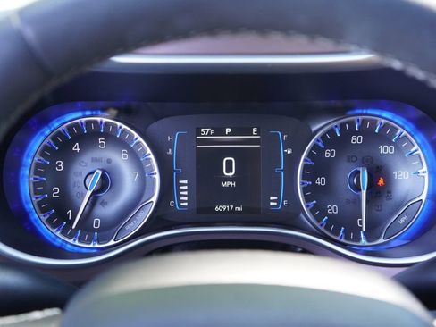 Used 2023 Chrysler Voyager LX FWD image 18