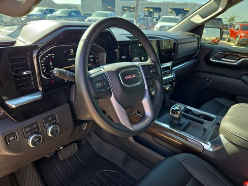Used 2025 GMC Sierra 1500 Elevation w/ X31 Off-Road Package AWD/4WD image 10