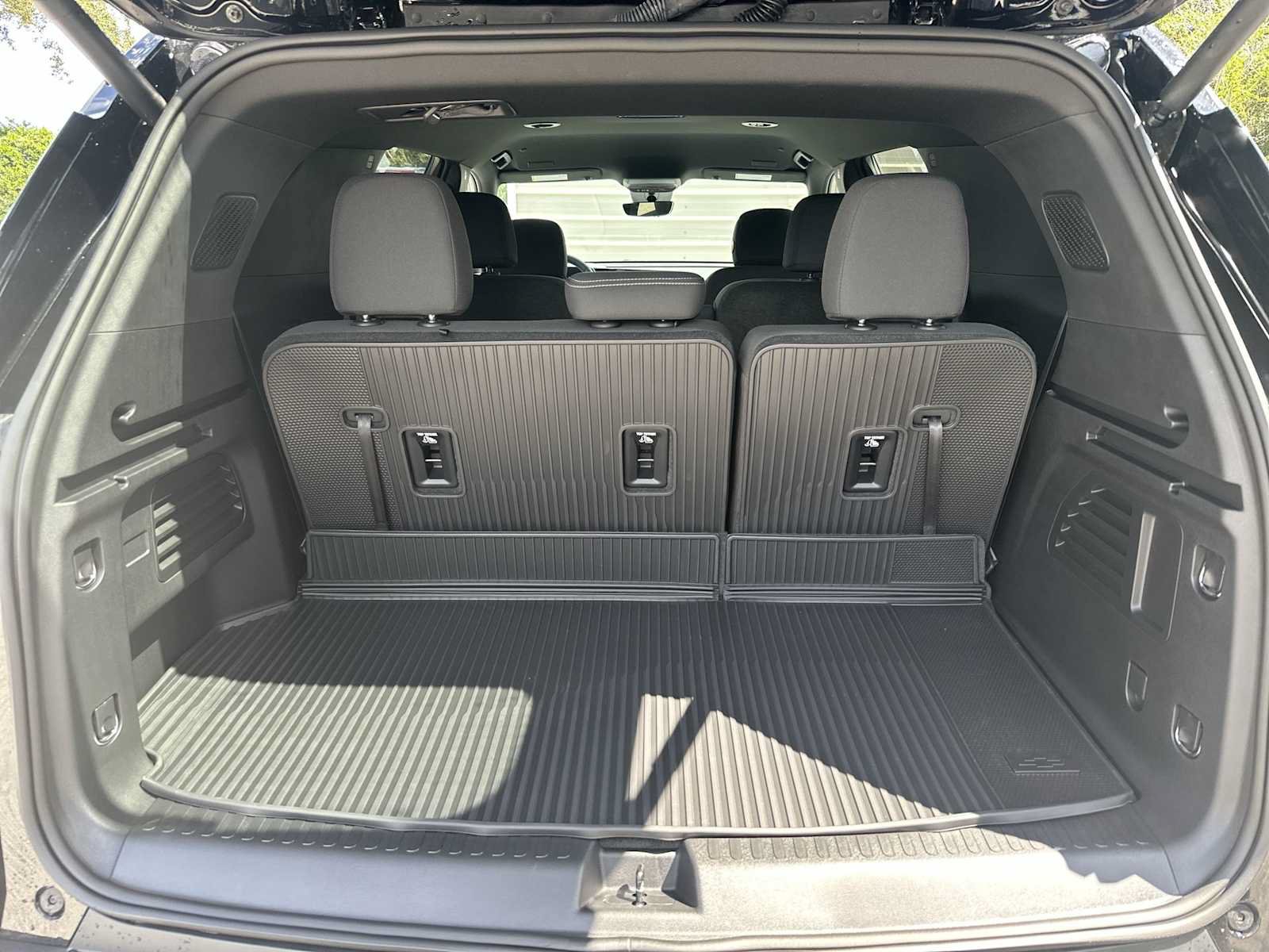 New 2026 Chevrolet Traverse LT w/ Driver Confidence Package FWD image 25