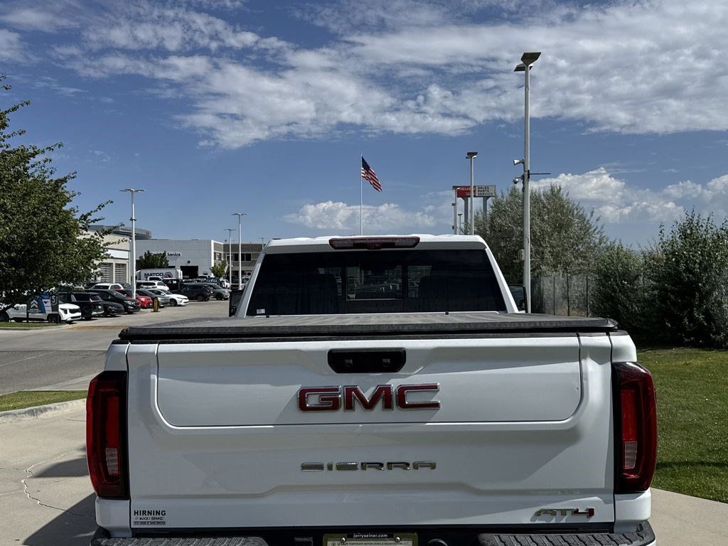 Used 2023 GMC Sierra 2500 AT4 w/ AT4 Preferred Package AWD/4WD image 5