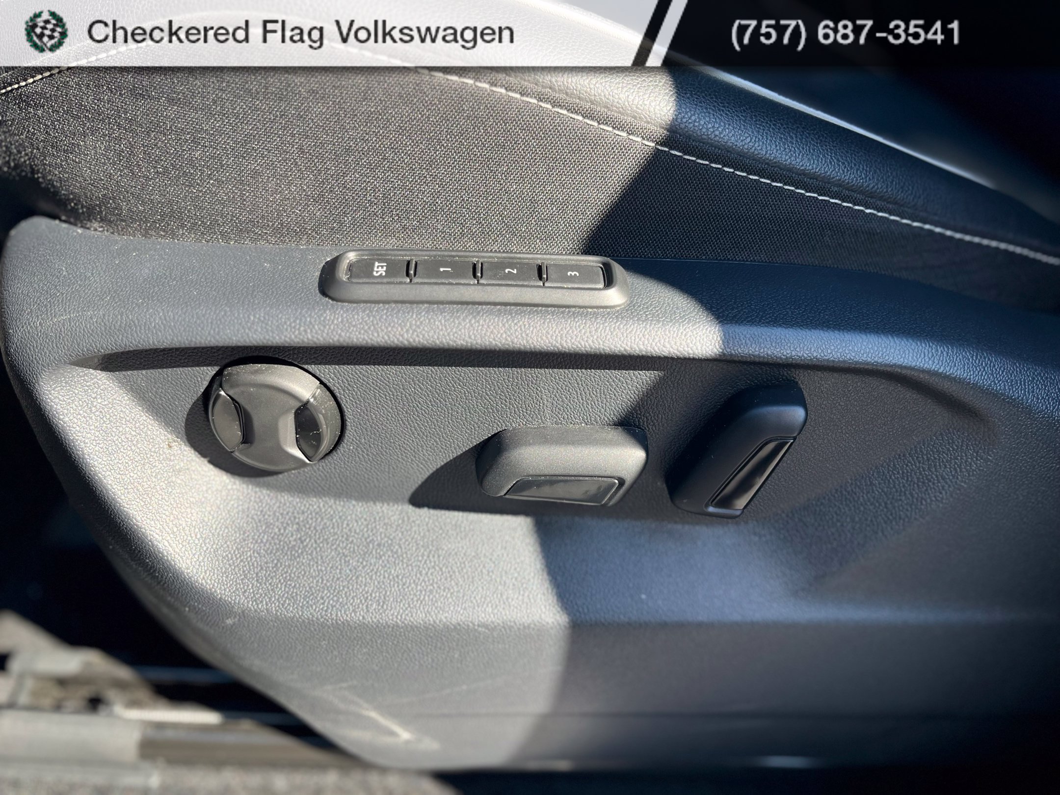 Used 2024 Volkswagen Tiguan SEL R-Line AWD/4WD image 27