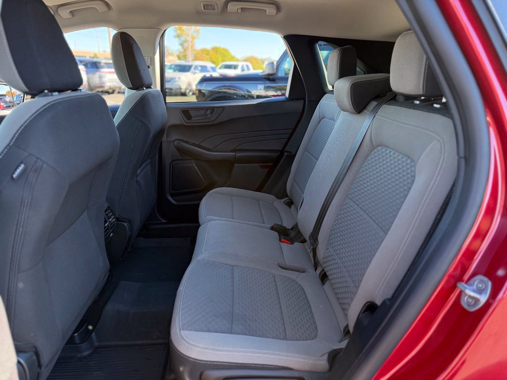Used 2022 Ford Escape SE w/ Cold Weather Package FWD image 11