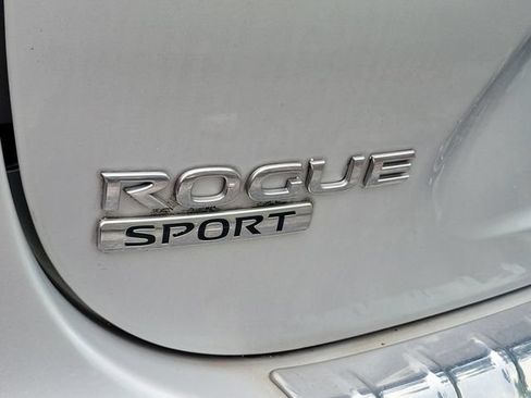 Used 2018 Nissan Rogue Sport SV FWD image 5