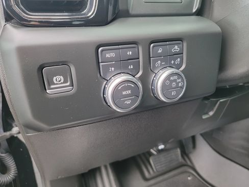 Used 2024 GMC Sierra 2500 AT4 AWD/4WD image 19