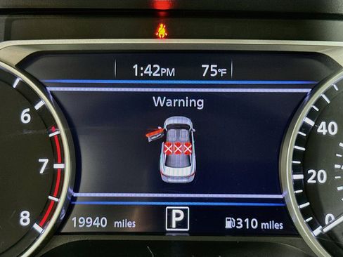 Used 2025 Nissan Sentra SV FWD image 19