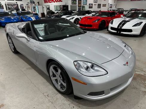 Used 2009 Chevrolet Corvette Convertible w/ Preferred Equipment Group RWD image 21