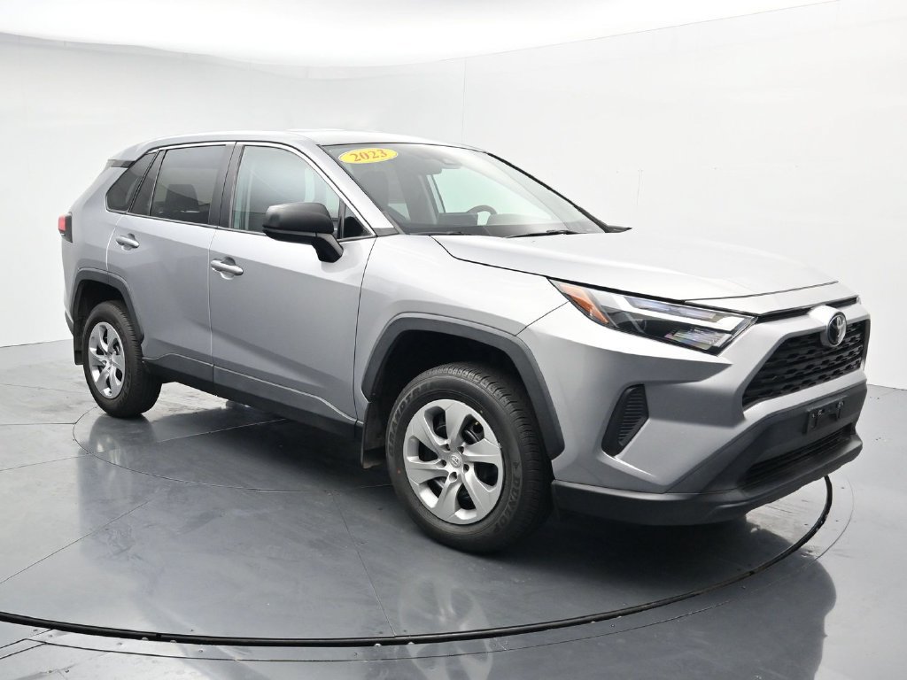 Used 2023 Toyota RAV4 LE FWD image 2