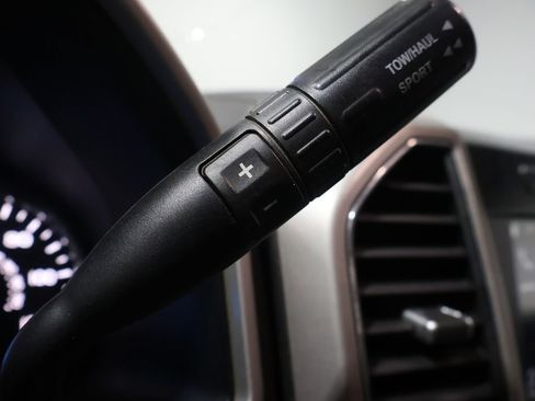 Used 2017 Ford F150 Lariat image 39