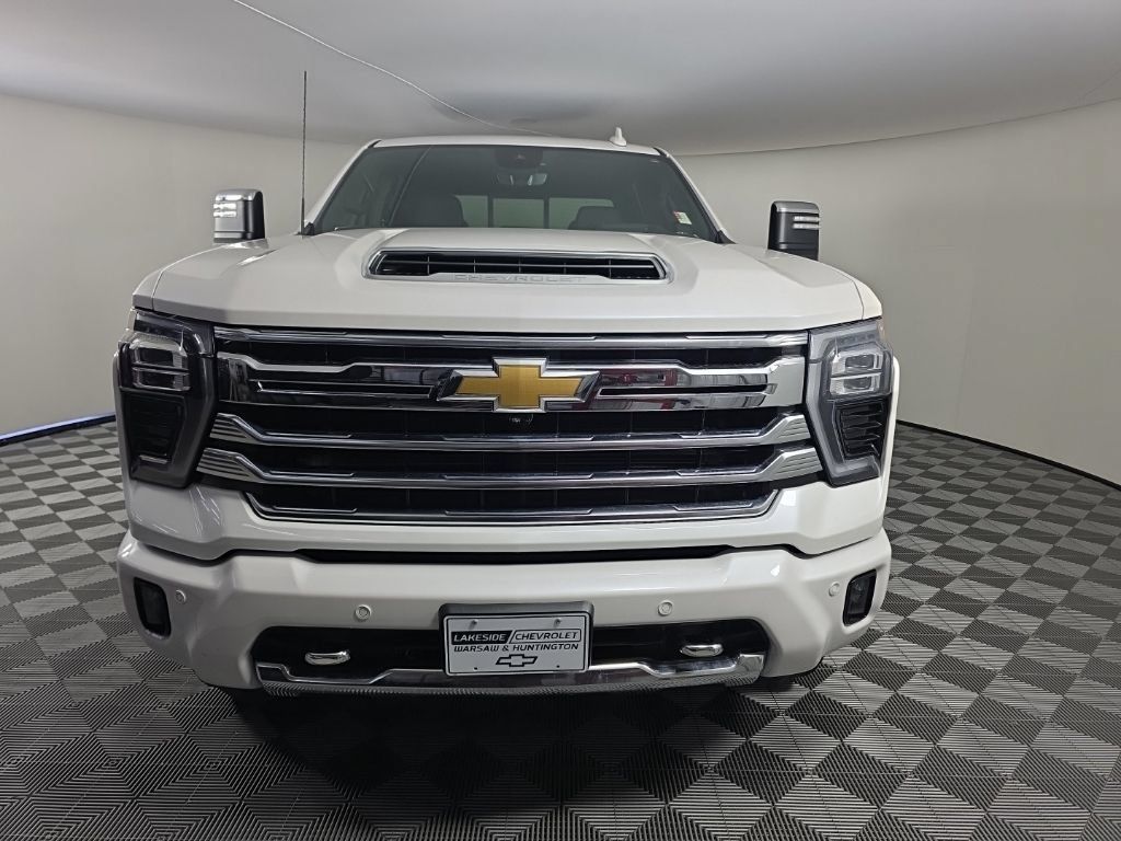 Used 2024 Chevrolet Silverado 2500 High Country w/ High Country Premium Package AWD/4WD image 8