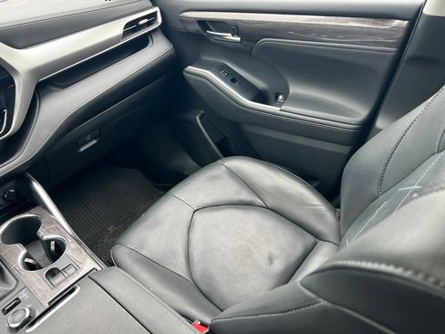 Used 2020 Toyota Highlander Platinum AWD/4WD image 15
