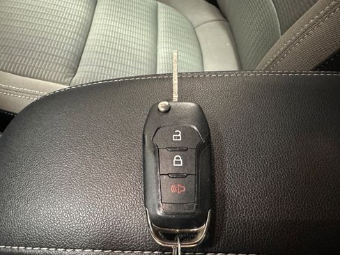 Certified 2022 Ford Escape S image 26