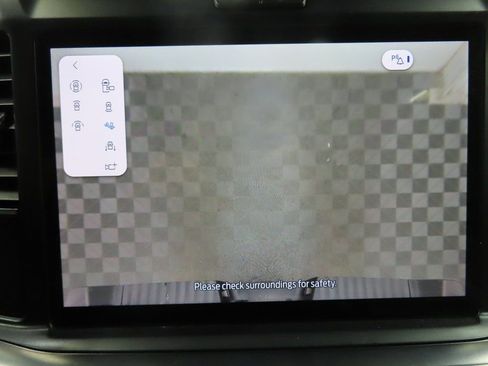 Used 2025 Ford F250 Lariat w/ Black Appearance Package image 18