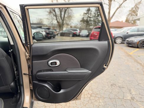 Used 2015 Kia Soul + image 36