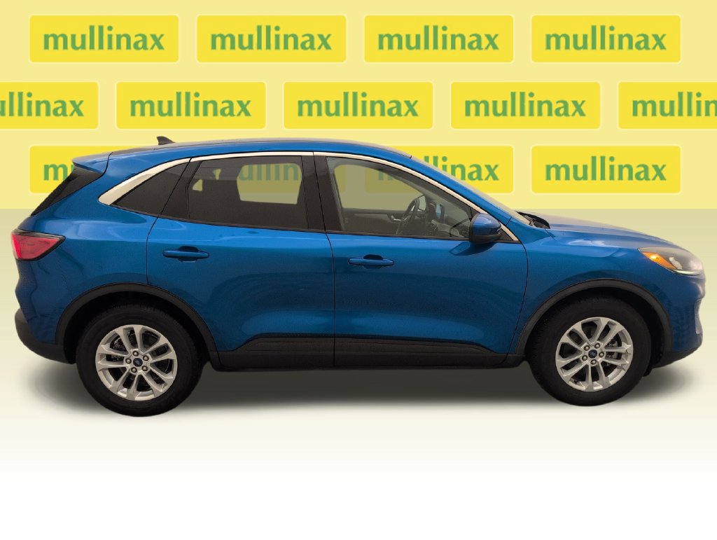 Used 2020 Ford Escape SE FWD image 2