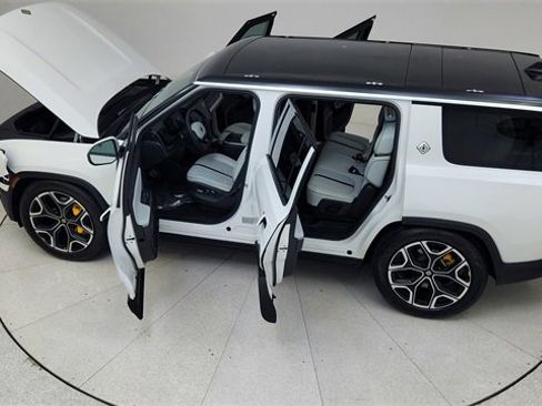 Used 2024 Rivian R1S Adventure image 88
