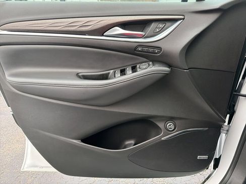 Used 2024 Buick Enclave Avenir w/ Avenir Technology Package image 19