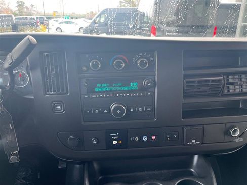 Used 2020 Chevrolet Express 3500 LT w/ LT Preferred Equipment Group image 16