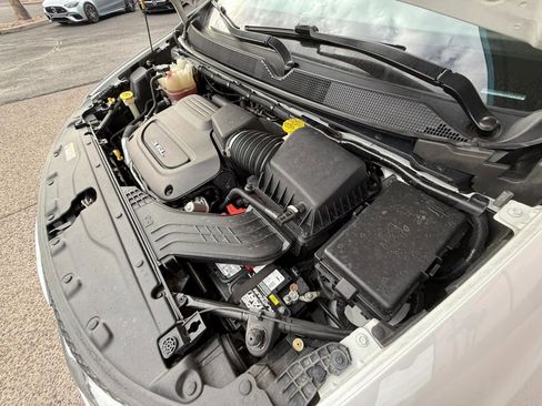 Used 2017 Chrysler Pacifica Touring FWD image 22