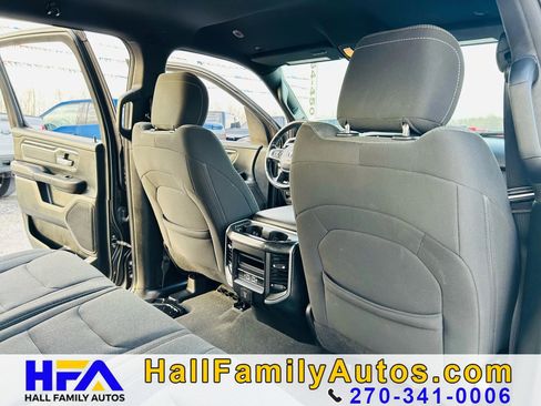 Used 2019 RAM 1500 Big Horn AWD/4WD image 19