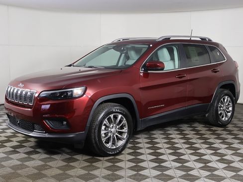 Used 2021 Jeep Cherokee Latitude Lux w/ Mopar Interior Package image 6