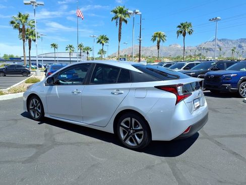 Used 2019 Toyota Prius XLE w/ Carpet Mat Package FWD image 12