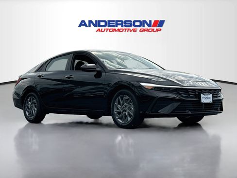 New 2026 Hyundai Elantra Hybrid FWD image 1
