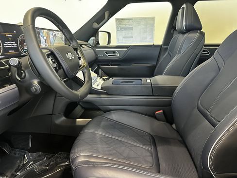 New 2026 INFINITI QX80 SPORT image 6