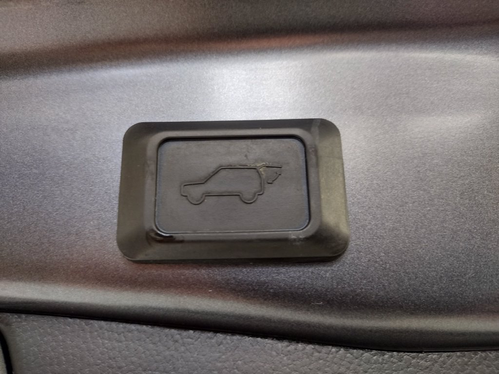 Used 2019 Toyota RAV4 XLE w/ Convenience Package AWD/4WD image 19